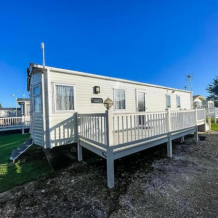 6 Berth Caravan With Decking At Seawick Holiday Park In Essex Ref 27549Sw 滨海克拉克顿 外观 照片